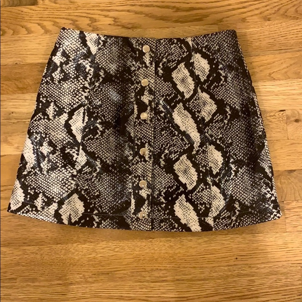 NWT Urban Outfitter Small Snake Print Skirt